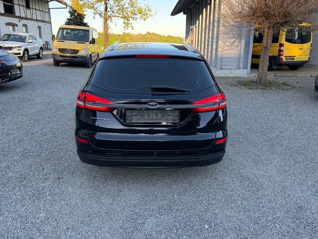 Gebraucht Ford Mondeo Trend 150 PS (110 kW) 2019 Schwarz Limousine