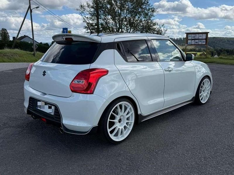 Gebraucht Suzuki Swift Comfort+ 111 PS (81 kW) 2018 Weiß Kleinwagen