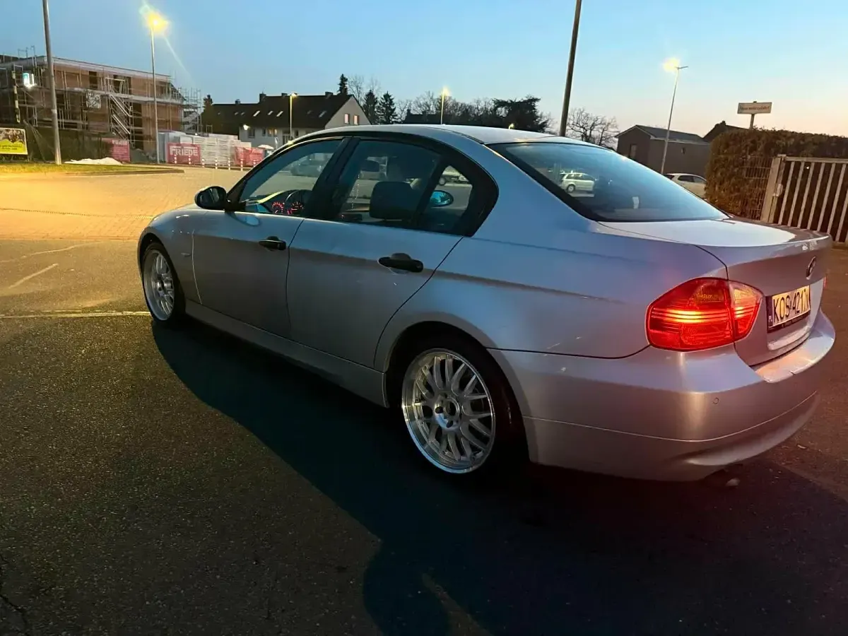 Gebraucht BMW 320 163 PS (119 kW) 2006 Limousine