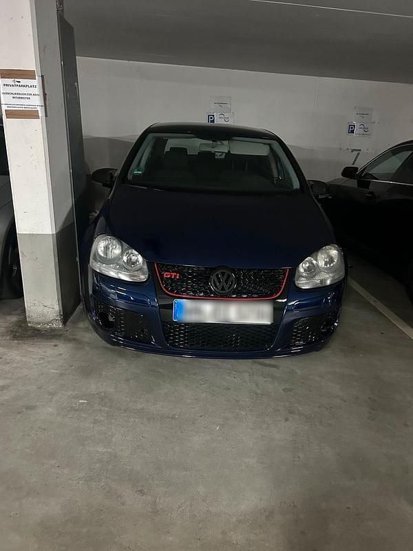 Blau Gebraucht 2004 VW Golf V Kleinwagen | 3.500 € (Etwas zu teuer) - Bild 1/4
