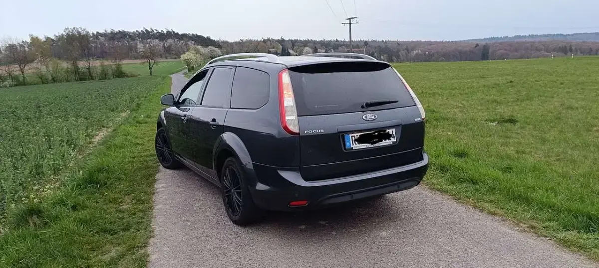 Gebraucht Ford Focus Viva 109 PS (80 kW) 2010 Grau Kombi