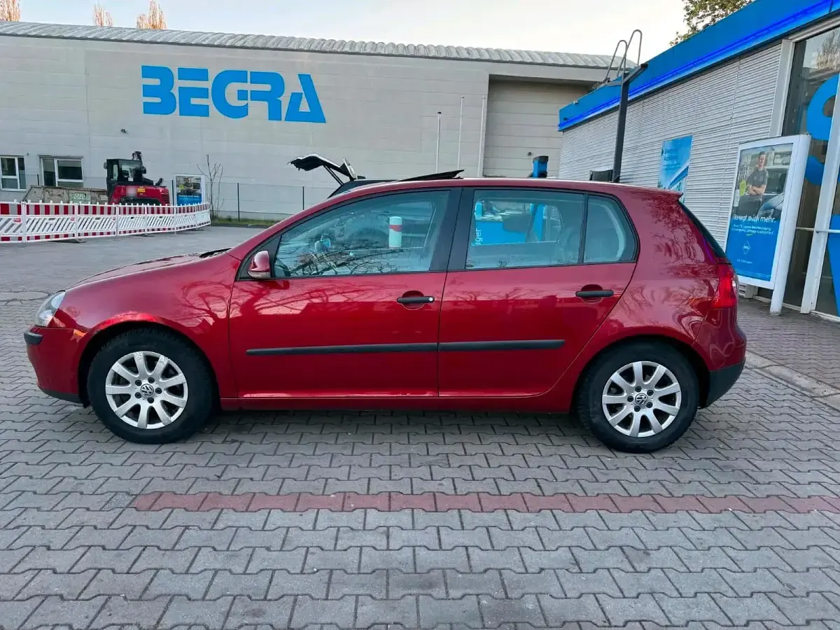 Gebraucht VW Golf V 115 PS (84 kW) 2003 Rot Kleinwagen