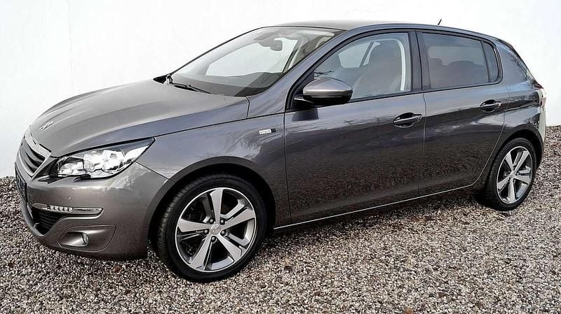 Gebraucht Peugeot 308 131 PS (96 kW) 2016 Grau Limousine