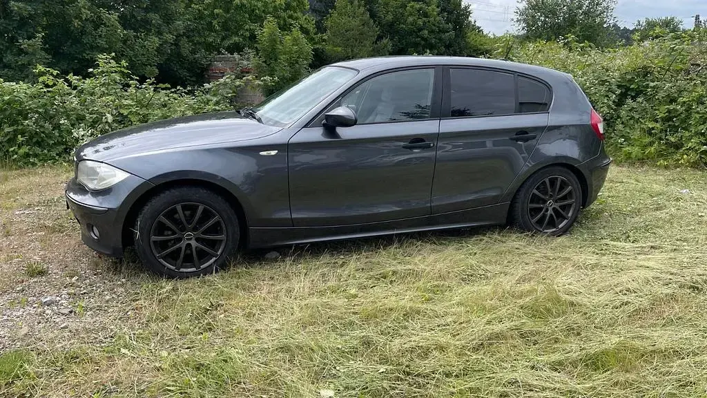 Gebraucht BMW 118 129 PS (94 kW) 2006 Schwarz Kleinwagen