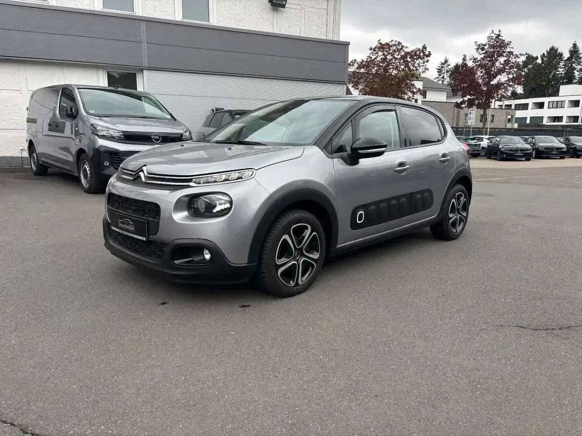 Gebraucht Citroën C3 Shine 82 PS (60 kW) 2020 Grau Limousine