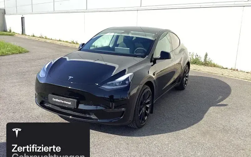 Second-hand Tesla Model Y 273 kW (372 CP) 2024 Negru SUV