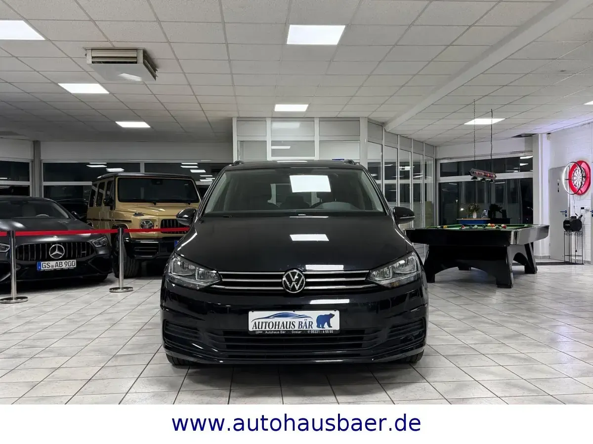 Gebraucht VW Touran Comfortline 150 PS (110 kW) 2022 Schwarz Van / Kleinbus