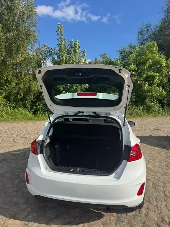 Gebraucht Ford Fiesta Trend 71 PS (52 kW) 2018 Weiß Kleinwagen