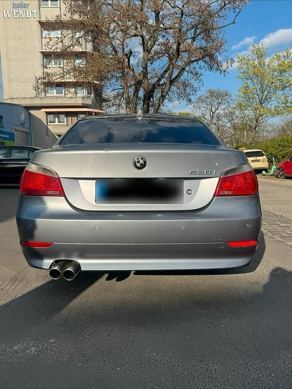 Gebraucht BMW 530 231 PS (169 kW) 2003 Grau Limousine