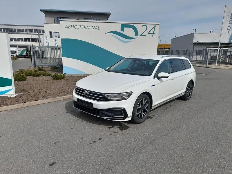 Gebraucht VW Passat GTE 156 PS (114 kW) 2021 Weiß Kombi