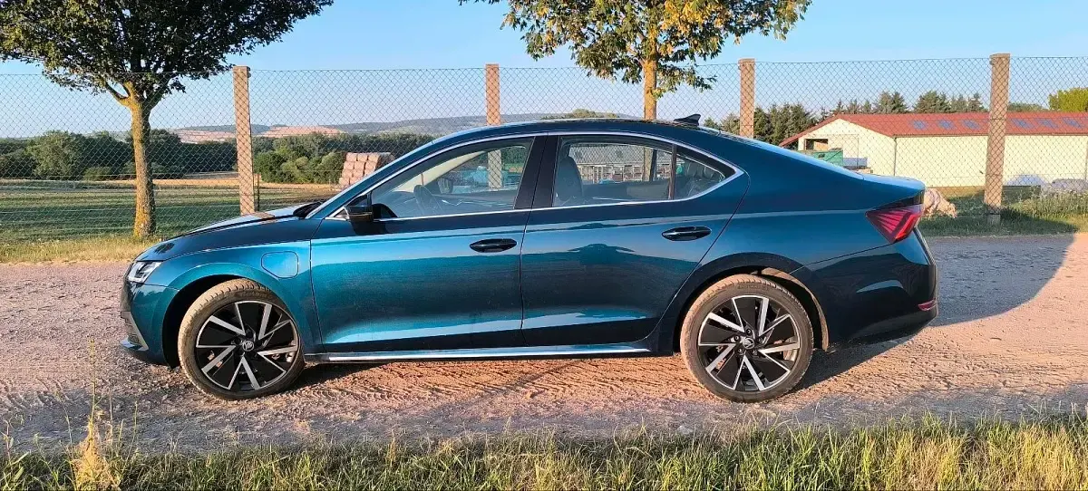Gebraucht Skoda Octavia 204 PS (150 kW) 2021 Blau Limousine