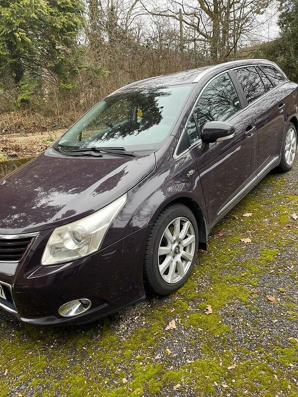 Gebraucht Toyota Avensis 177 PS (130 kW) 2009 Violet Kombi