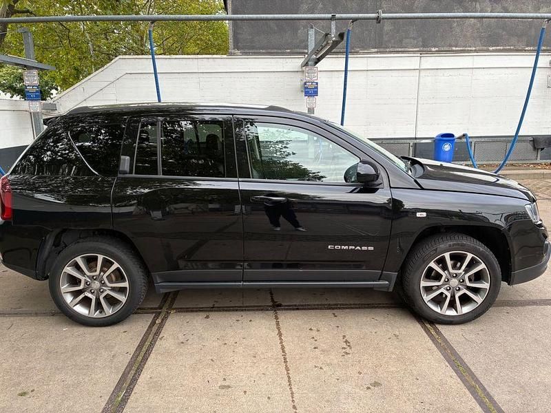 Gebraucht Jeep Compass 170 PS (125 kW) 2016 Schwarz SUV