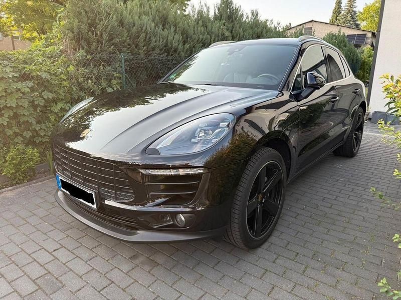Second-hand Porsche Macan S 340 CP (250 kW) 2017 Negru SUV