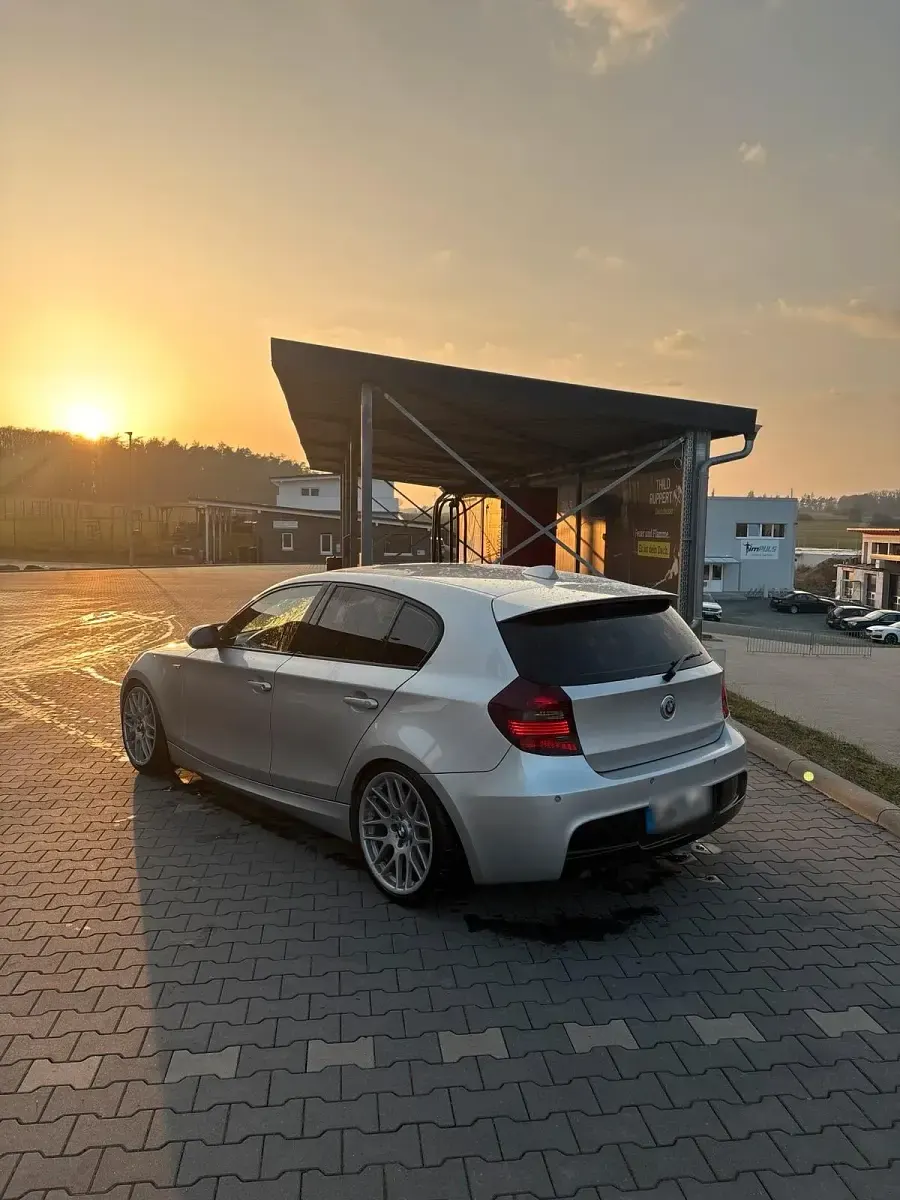 Gebraucht BMW 123 Performance 204 PS (150 kW) 2007 Silber Kleinwagen
