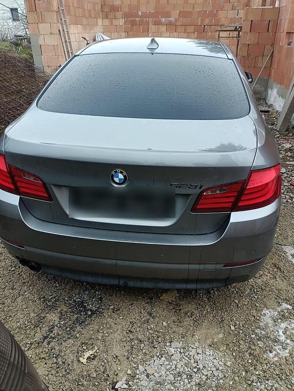 Gebraucht BMW 523 2010 Grau Limousine