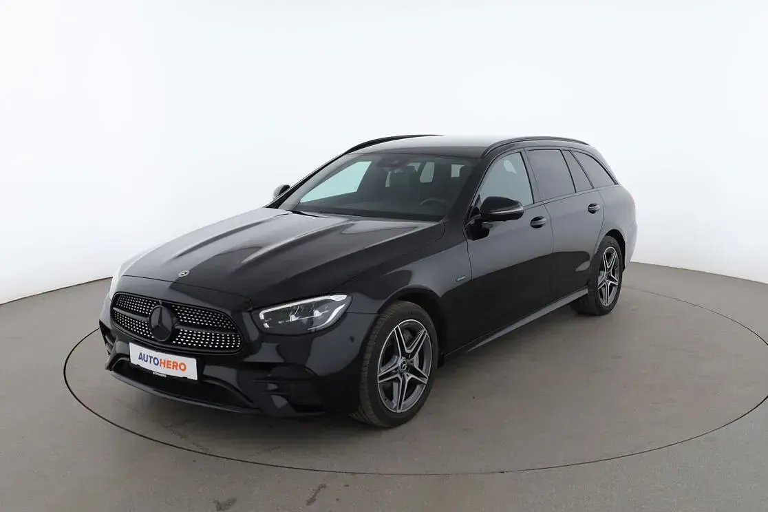 Gebraucht Mercedes E300 AMG line 326 PS (239 kW) 2021 Kombi