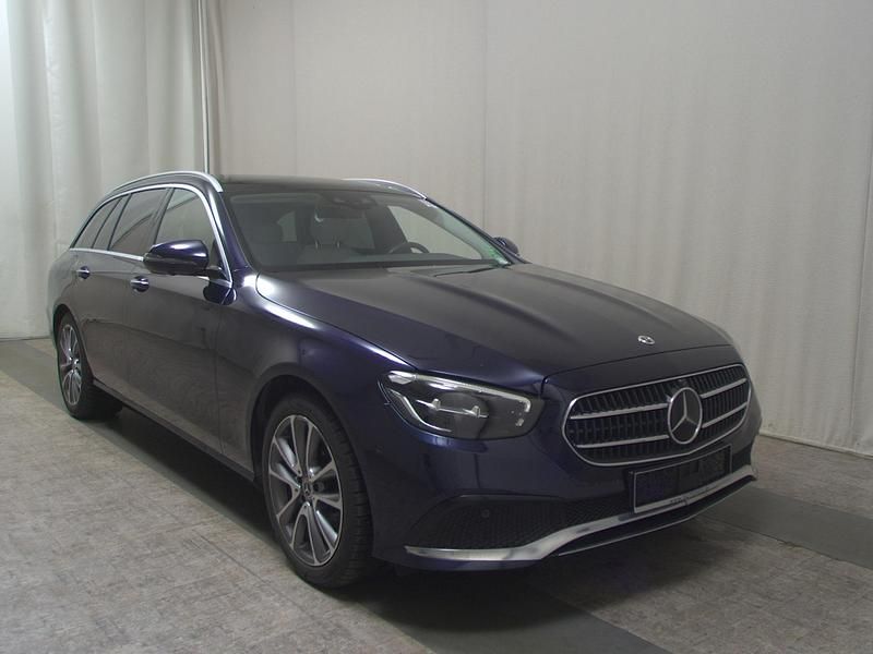 Gebraucht Mercedes E200 Avantgarde 211 PS (155 kW) 2022 Nautikblau metallic Kombi
