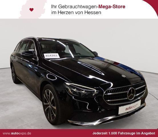 Schwarz Gebraucht 2021 Mercedes E300 Kombi | 24.689 € (Guter Preis) - Bild 1/4