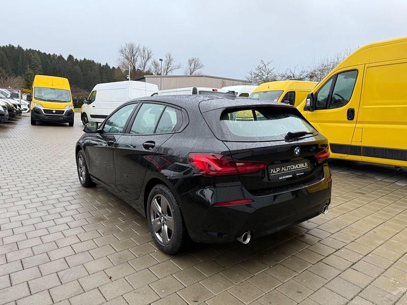 Gebraucht BMW 118 Advantage 150 PS (110 kW) 2022 Schwarz Kleinwagen