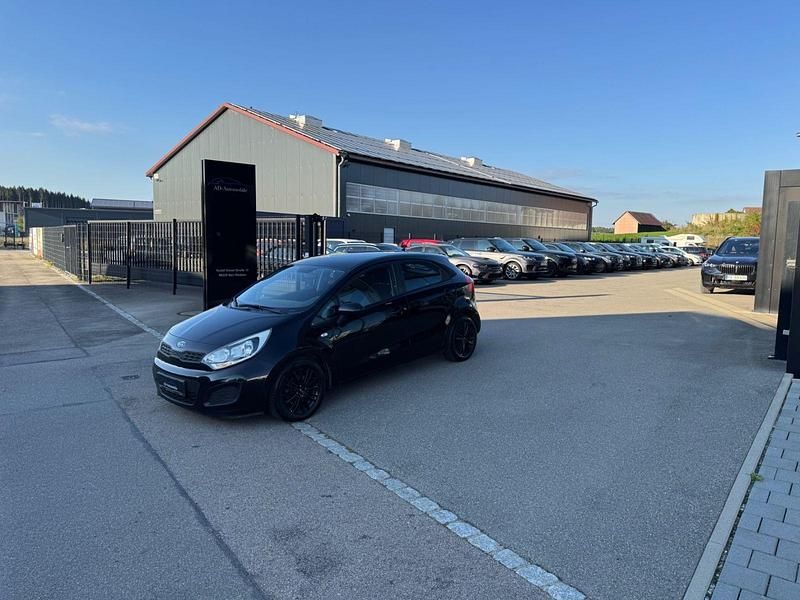 Gebraucht Kia Rio Attract 86 PS (63 kW) 2012 Schwarz Kleinwagen