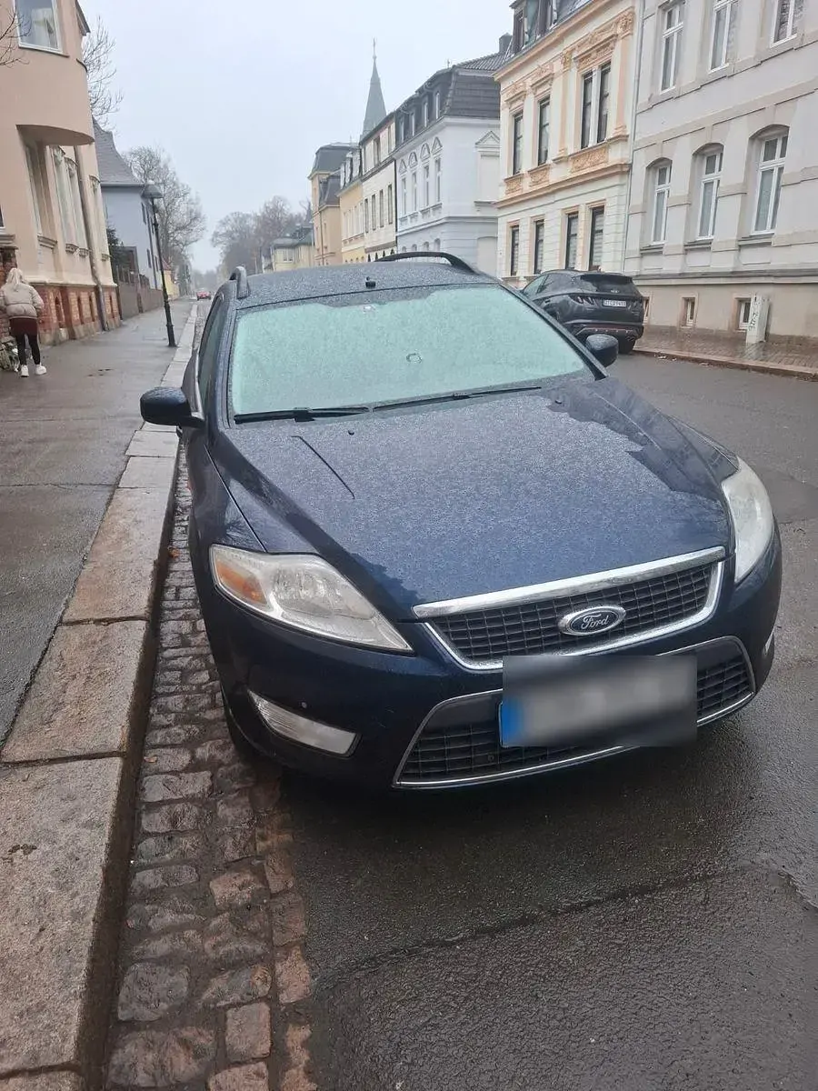 Gebraucht Ford Mondeo Titanium 140 PS (102 kW) 2009 Blau Limousine