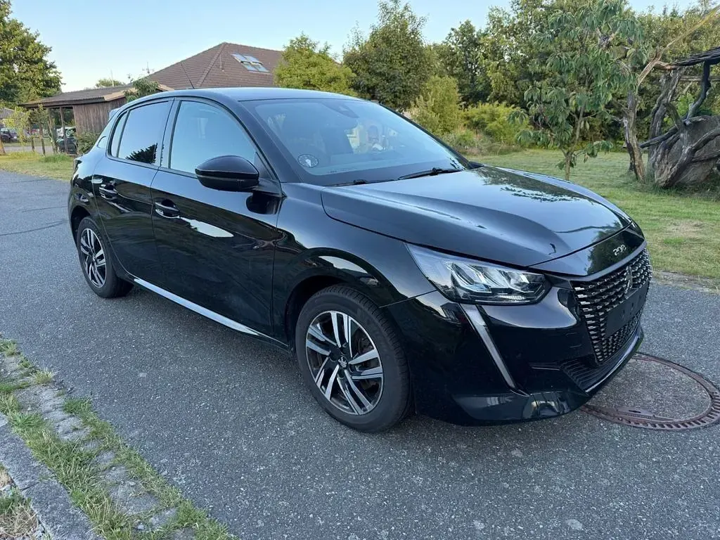 Gebraucht Peugeot 208 Allure 101 PS (74 kW) 2023 Schwarz Kleinwagen