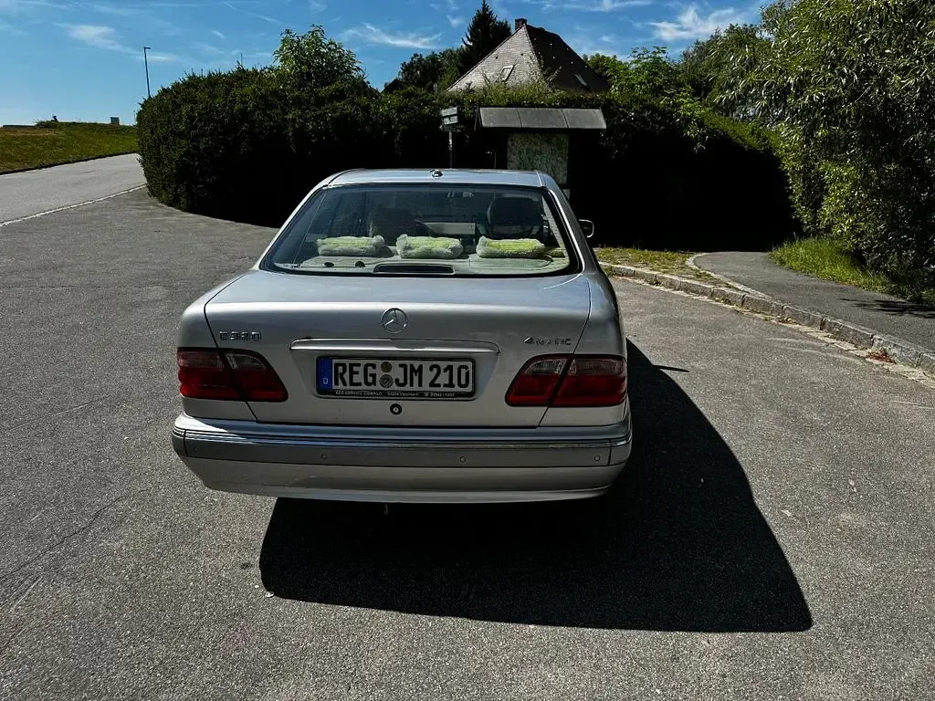 Gebraucht Mercedes E320 224 PS (164 kW) 2000 Silber Limousine