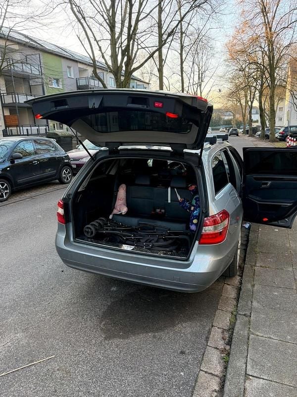 Gebraucht Mercedes E220 170 PS (125 kW) 2012 Silber Limousine