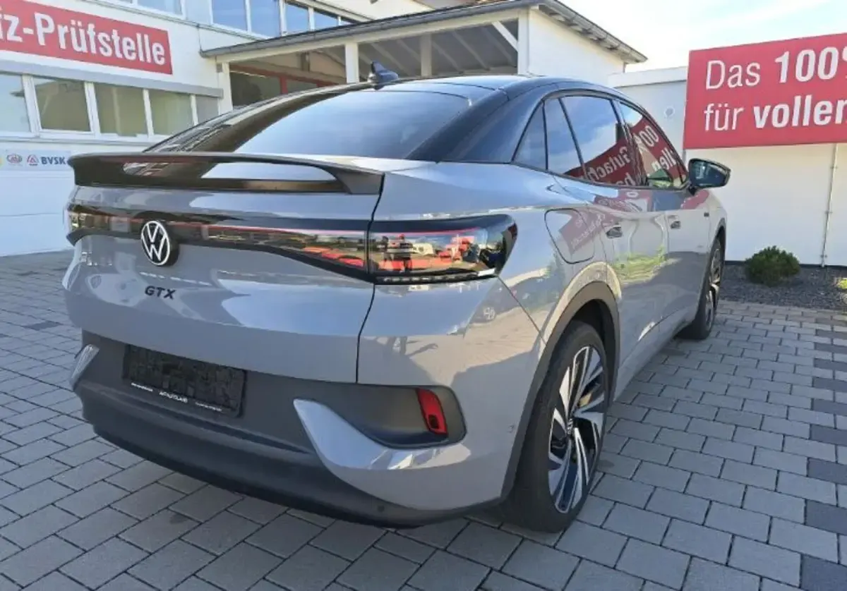 Gebraucht VW ID.5 GTX 219 kW (299 PS) 2023 Mondsteingrau schwarz SUV