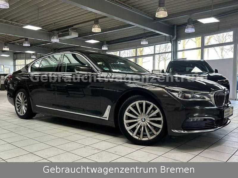 Gebraucht BMW 740 Sport Line 320 PS (235 kW) 2016 Braun Limousine