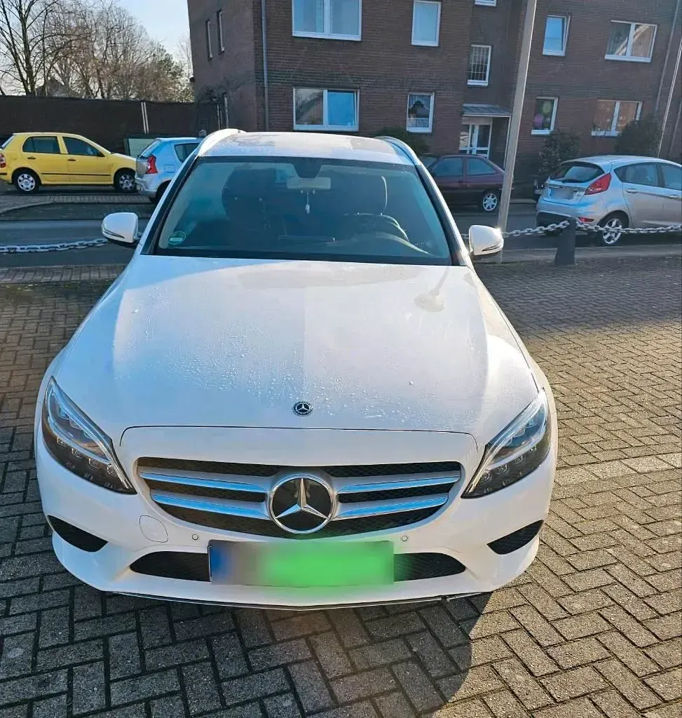 Gebraucht Mercedes C180 156 PS (114 kW) 2018 Weiß Kombi