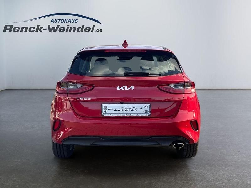 Gebraucht Kia Ceed Vision 140 PS (102 kW) 2025 Aa9) infrarot met. (rot Kleinwagen
