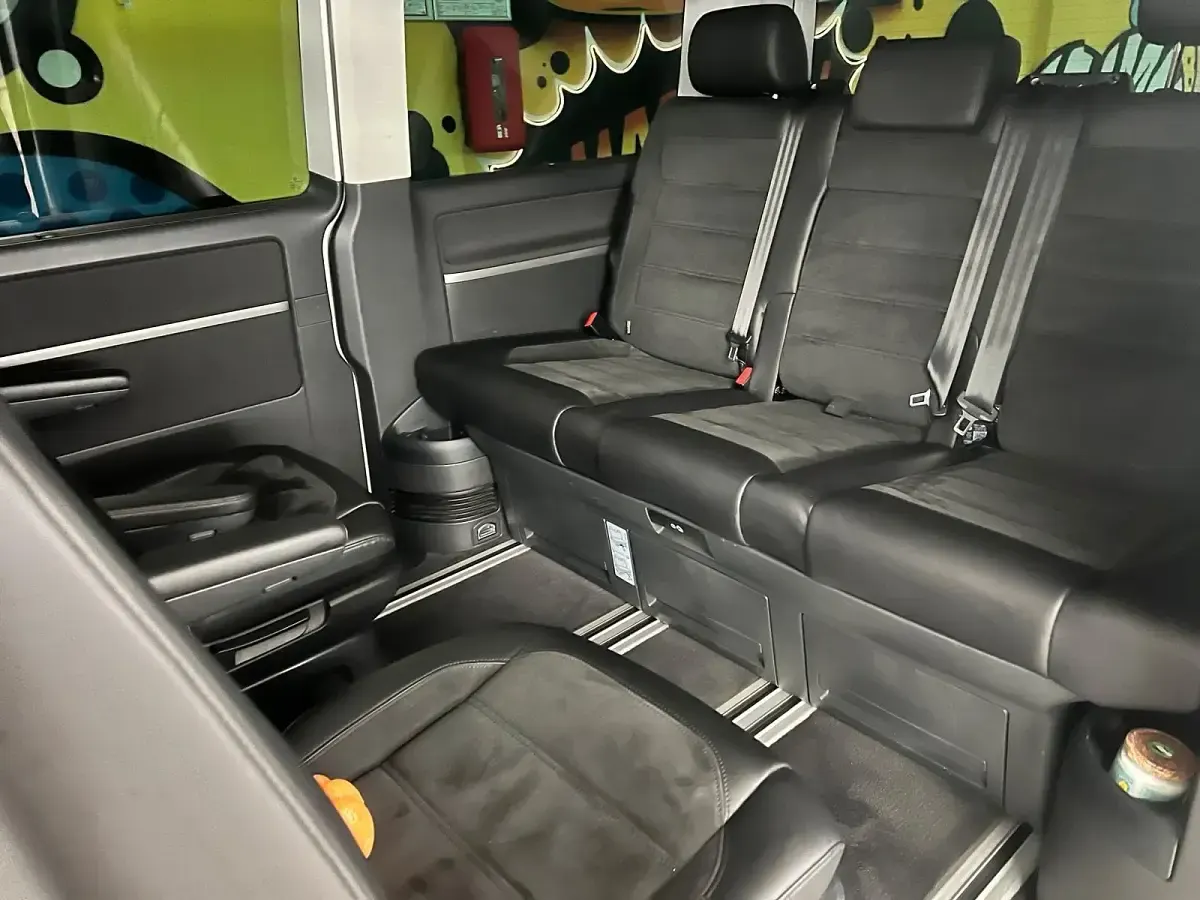 Gebraucht VW Multivan Edition 205 PS (150 kW) 2017 Weiß Van / Kleinbus