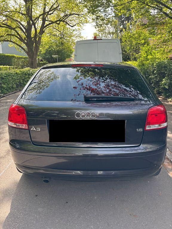 Schwarz Gebraucht 2005 Audi A3 Ambiente Limousine | 3.850 € (Fairer Preis) - Bild 1/4
