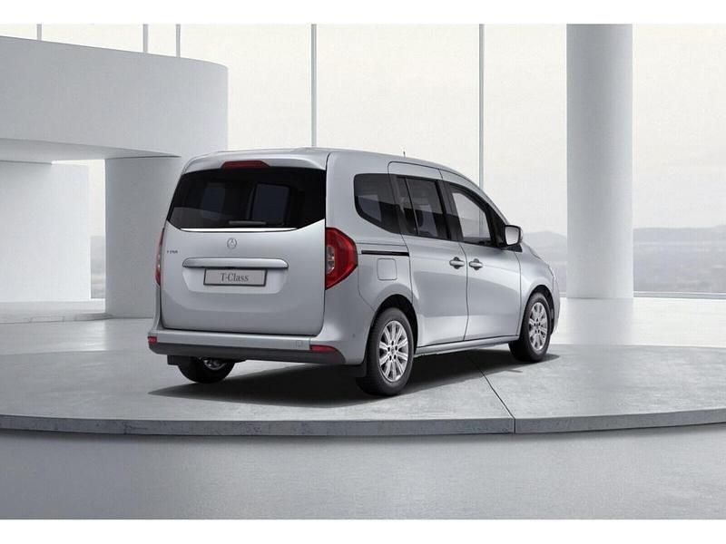 Gebraucht Mercedes T180 Progressive 131 PS (96 kW) 2025 Helvinsilber metallic Van / Kleinbus