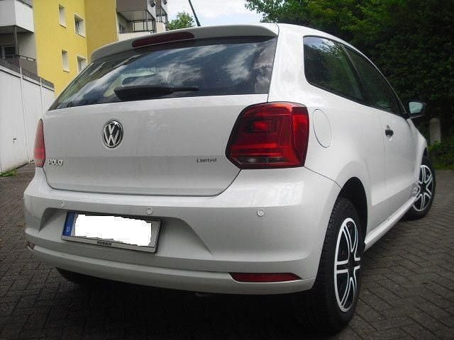 Usado VW Polo Edition 60 HP (44 kW) 2015 Branco Sedan