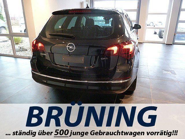 Gebraucht Opel Astra Exklusiv 165 PS (121 kW) 2014 Schwarz metallic Kombi