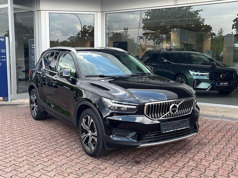 Schwarz Gebraucht 2021 Volvo XC40 Inscription SUV | 29.900 € (Fairer Preis) - Bild 1/4
