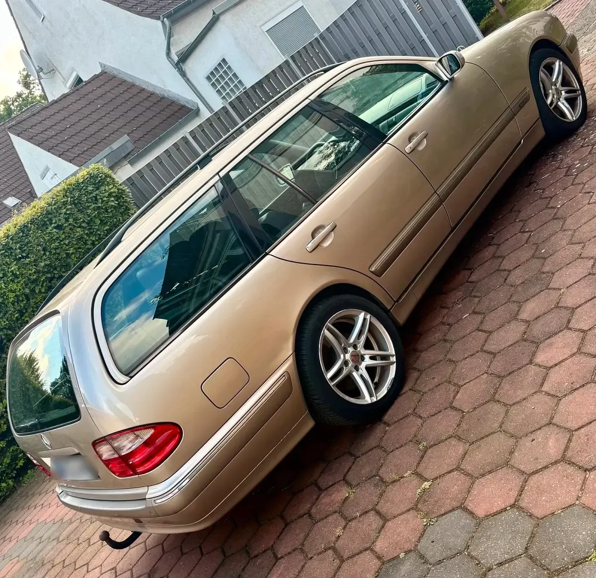 Gebraucht Mercedes E430 Elegance 279 PS (205 kW) 2001 Gold Kombi