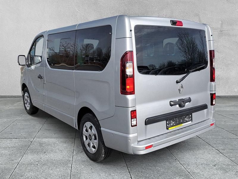 Neu Renault Trafic Evolution 150 PS (110 kW) 2026 Grau Van / Kleinbus