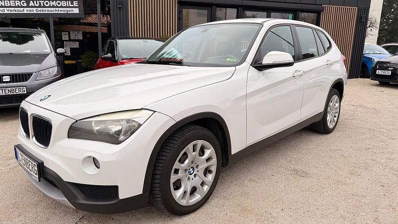 Weiß Gebraucht 2012 BMW X1 Sport Line SUV | 6.999 € (Guter Preis) - Bild 1/4