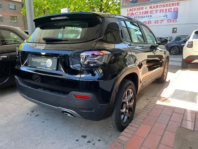 Gebraucht Jeep Avenger 101 PS (74 kW) 2024 Schwarz SUV
