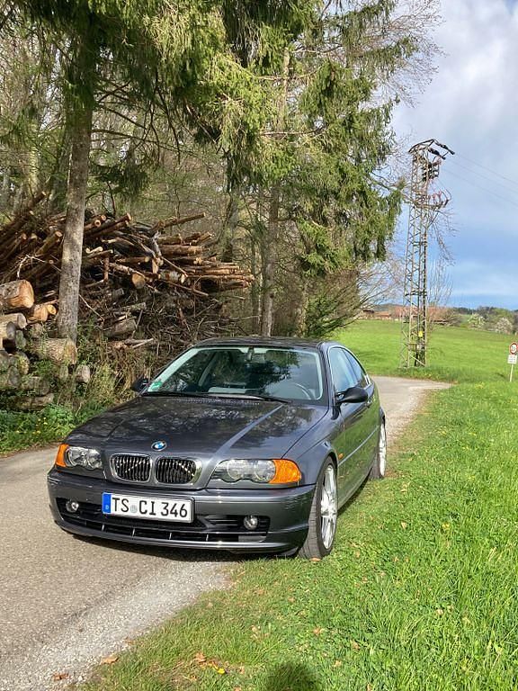 Grau Gebraucht 2002 BMW 320 Sport Line Coupé | 10.000 € (Teuer) - Bild 1/4