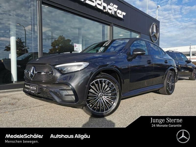 Lack graphitgrau (metallic) Gebraucht 2024 Mercedes GLC200 AMG SUV | 56.889 € (Etwas zu teuer) - Bild 1/4