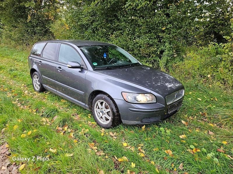 Andere farben Gebraucht 2006 Volvo V50 Kombi | 2.650 € (Teuer) - Bild 1/4