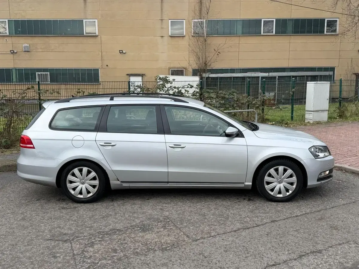Gebraucht VW Passat Trendline 140 PS (102 kW) 2013 Silber Kombi