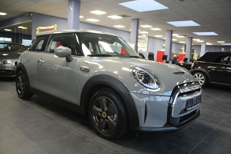 Moonwalk gray metallic Gebraucht 2022 Mini Cooper SE Essential Kleinwagen | 18.980 € (Fairer Preis) - Bild 1/4