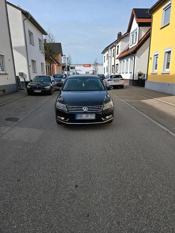 Second-hand VW Passat 122 CP (89 kW) 2013 Negru Berlinǎ