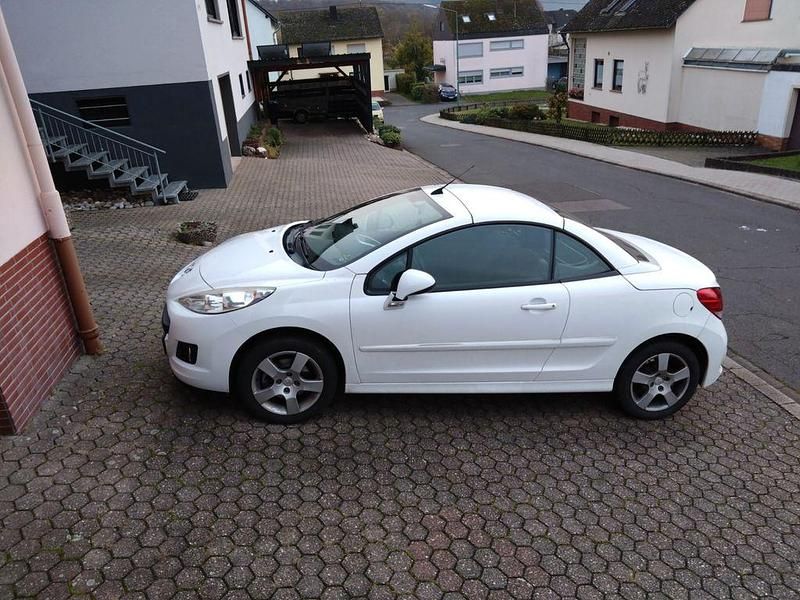 Weiß Gebraucht 2014 Peugeot 207 CC Cabrio | 3.600 € (Guter Preis) - Bild 1/4